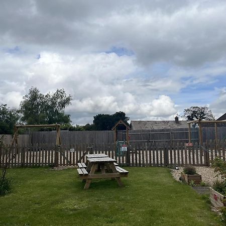 The Crown Inn Gayton  Экстерьер фото