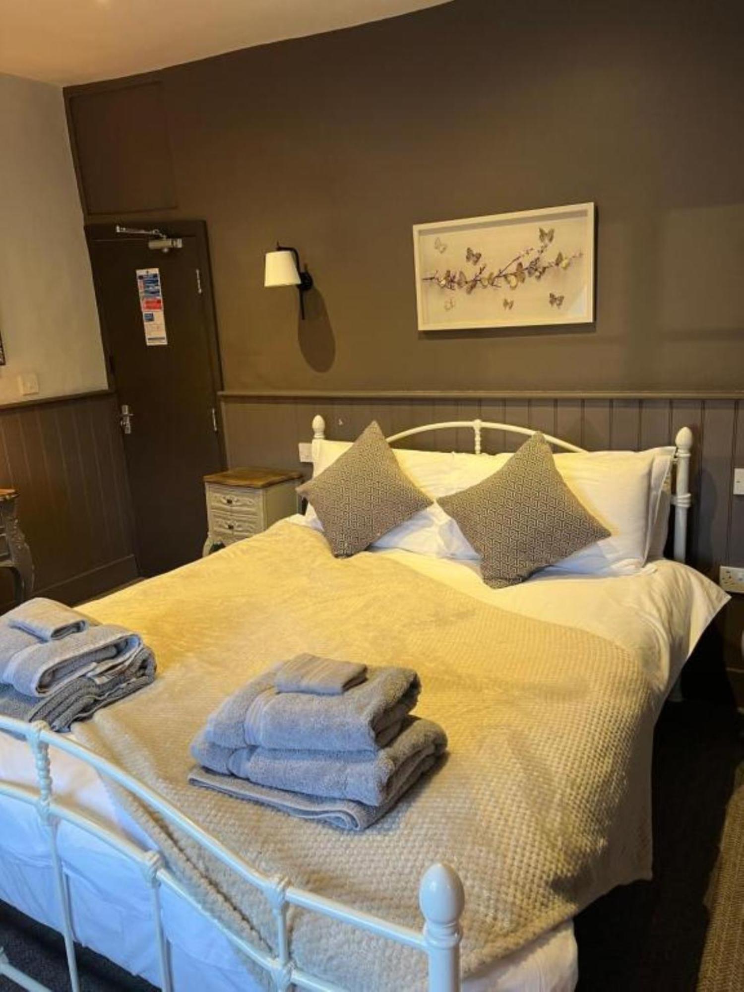 The Crown Inn Gayton  Экстерьер фото
