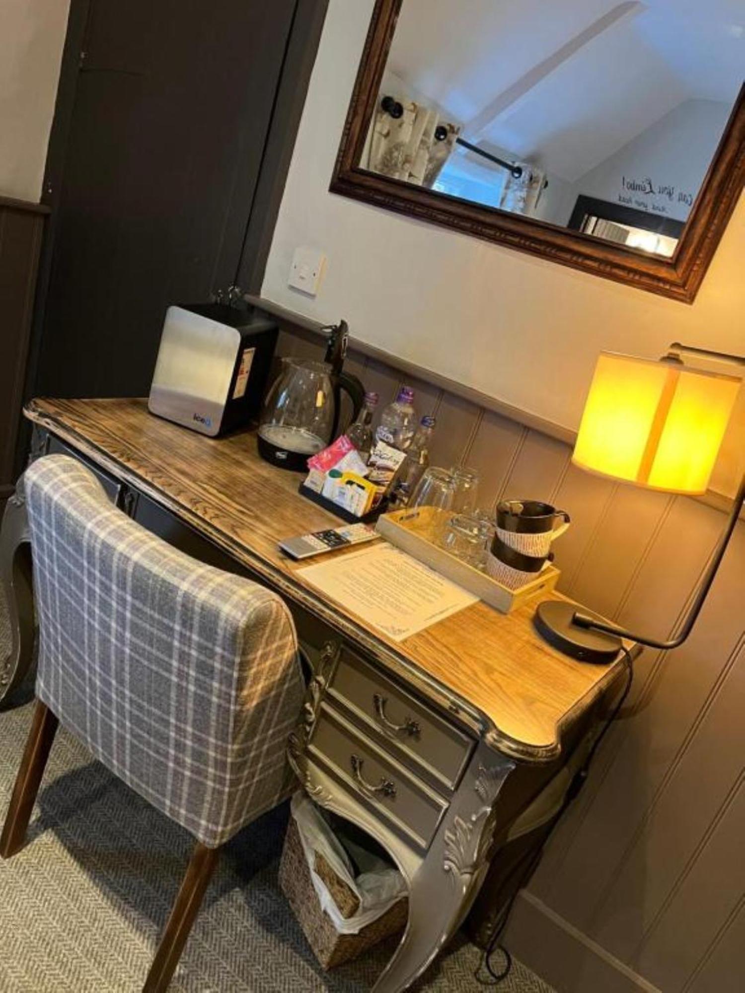 The Crown Inn Gayton  Экстерьер фото