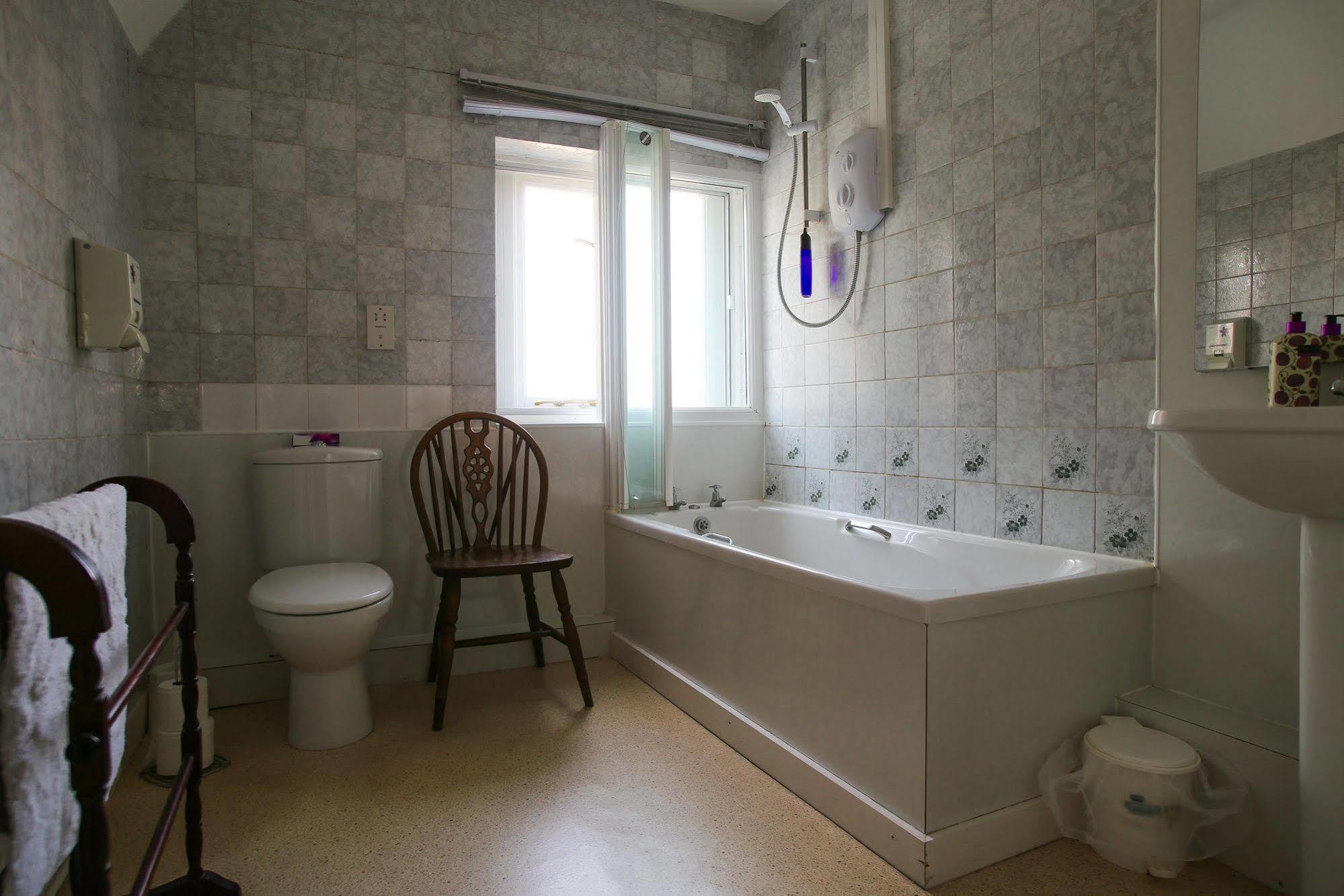 The Crown Inn Gayton  Экстерьер фото