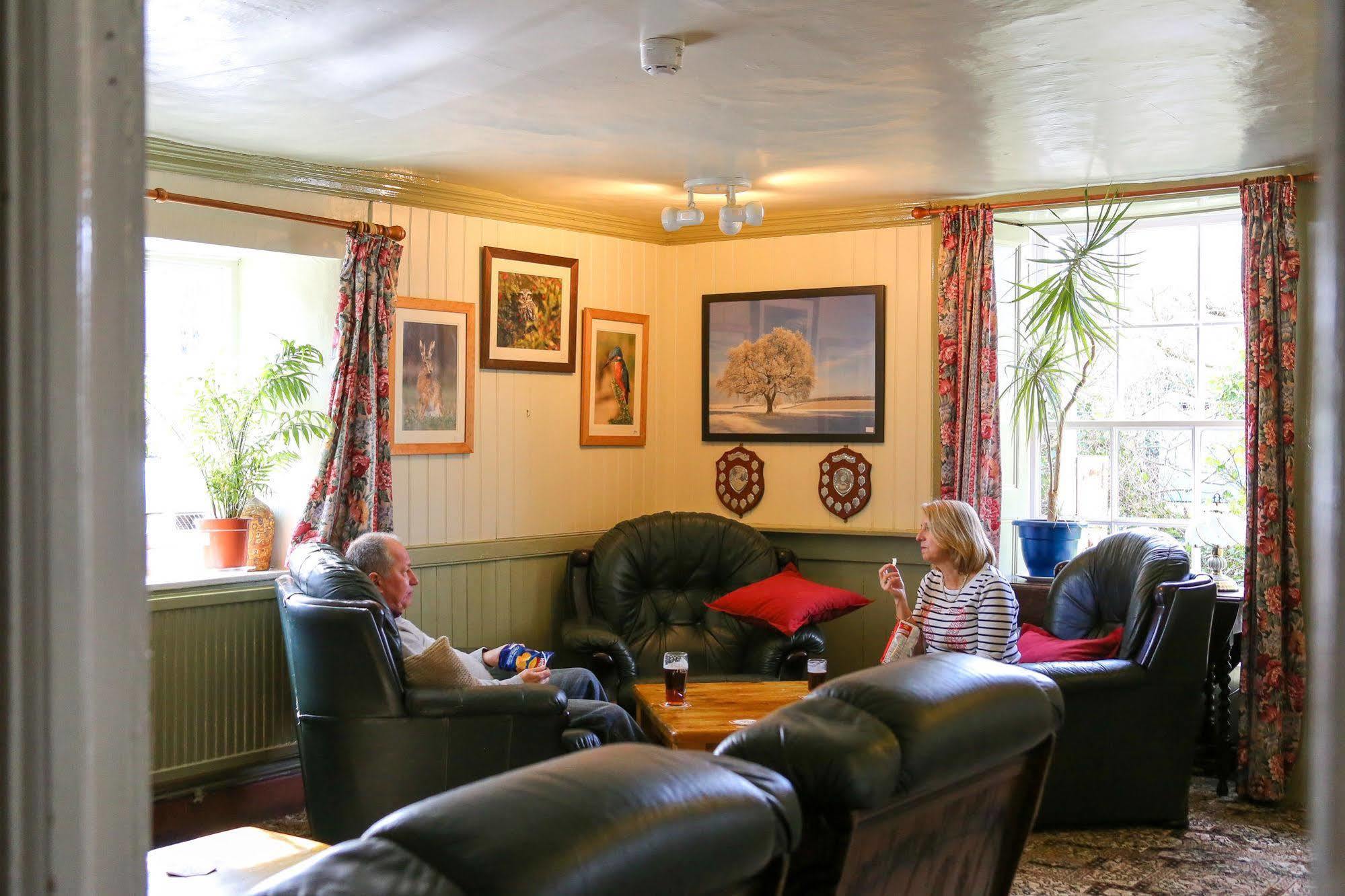 The Crown Inn Gayton  Экстерьер фото