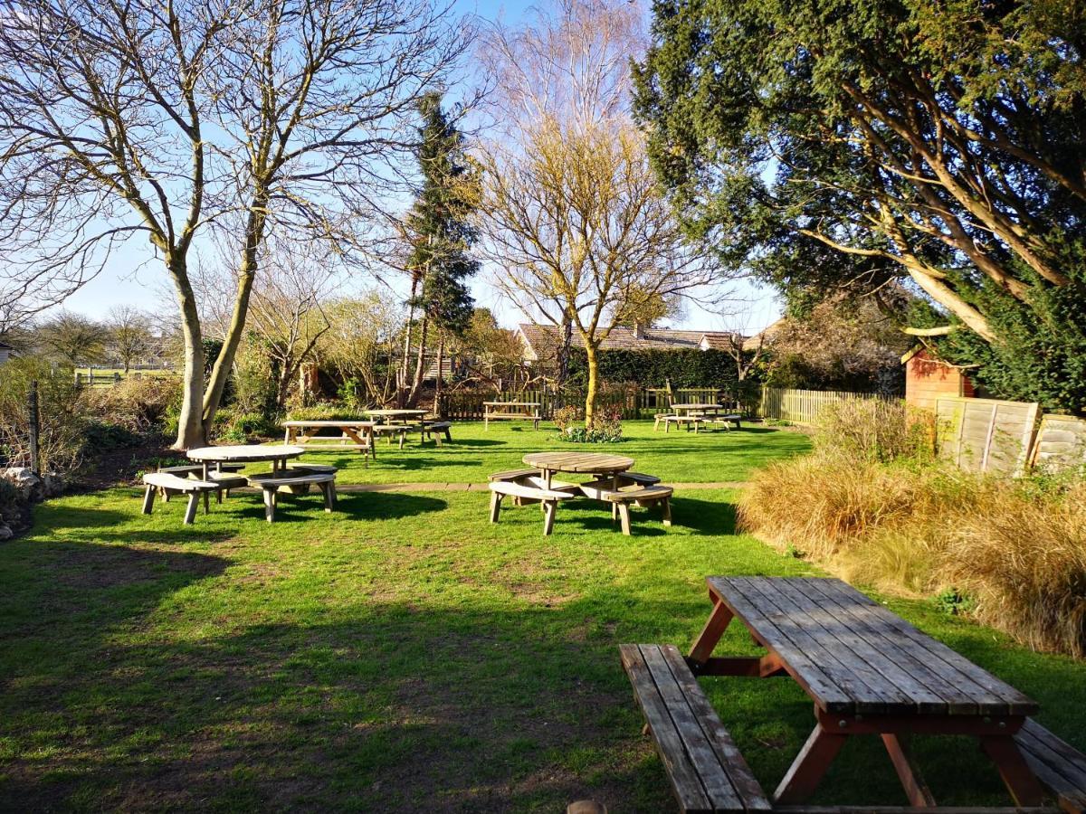 The Crown Inn Gayton  Экстерьер фото